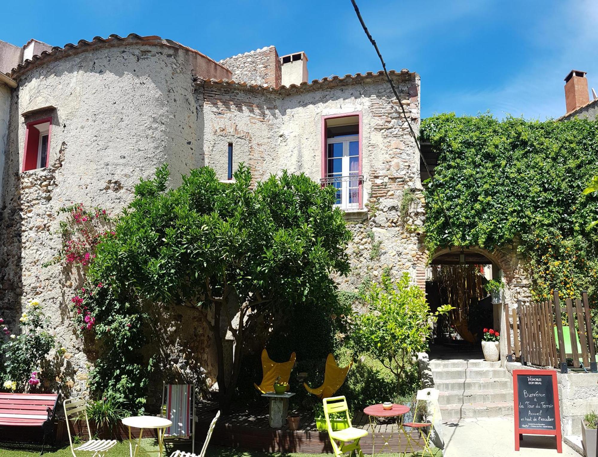 La Tour Du Terroir Bed & Breakfast Rivesaltes Dış mekan fotoğraf